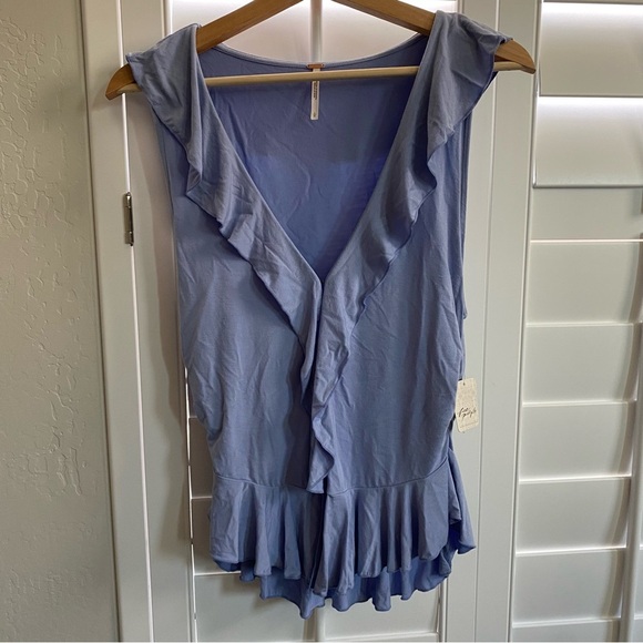 Free People Dusty Blue Front close Ruffled tank Blouse size Large NWT $68 MSRP - Picture 1 of 8